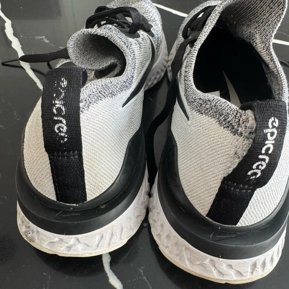 Nike Epic‎ React Flyknit Women’s Shoes - Picture 3 of 6